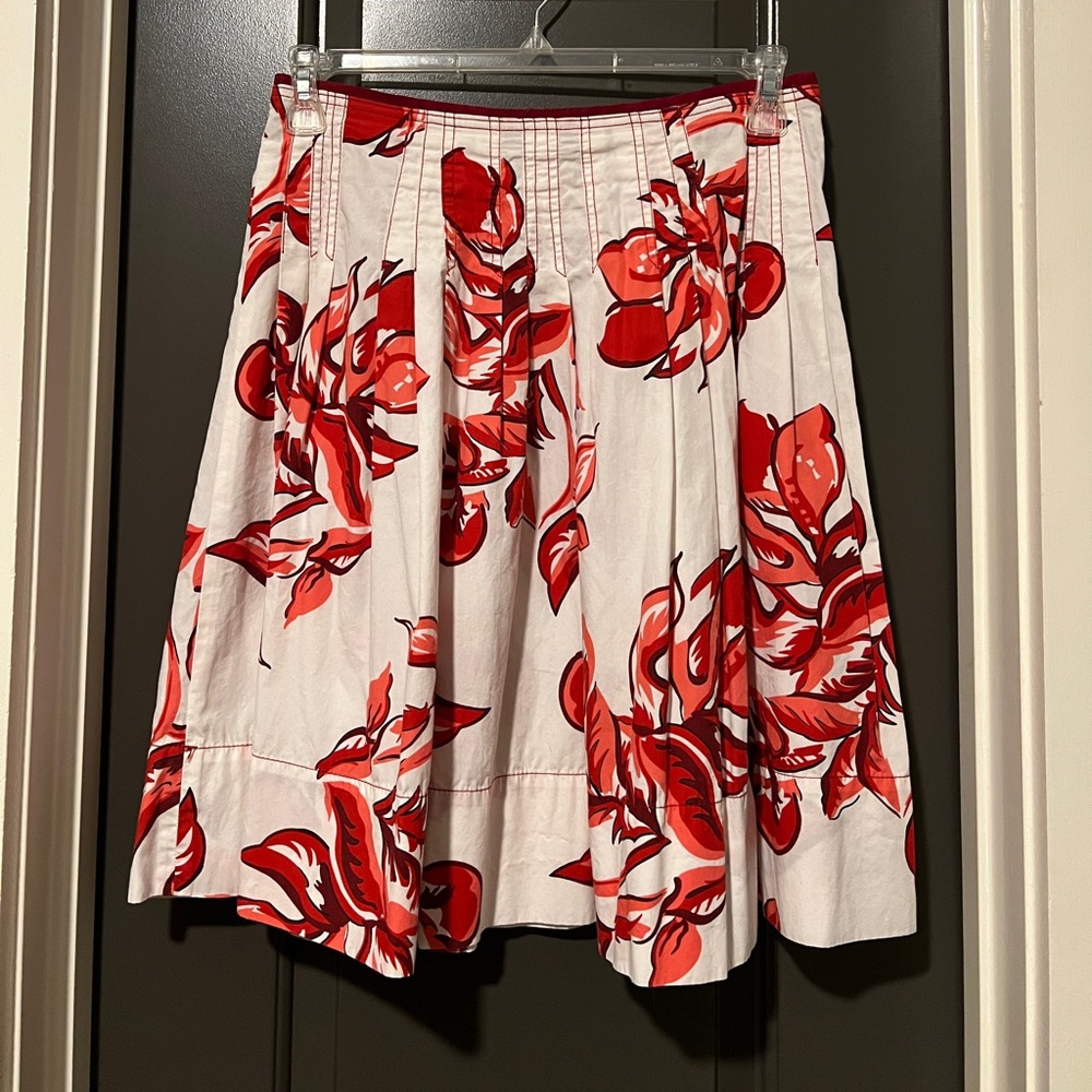 Zara woman skirt, red floral on white, knee length, size 10